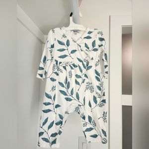 Patpat onesie, size 3-6m, white with green leaves